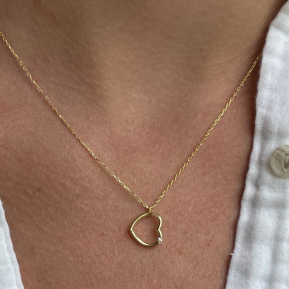 Gold diamond heart necklace